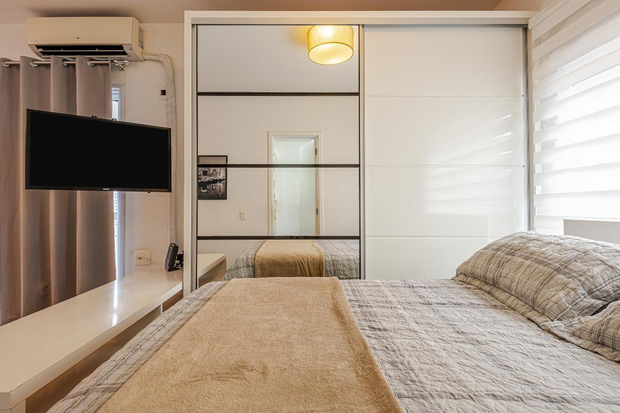 A 300m Do Metro, Com Sacada, 15º Andar! Apartamento São Paulo